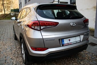 Hyundai Tucson 1.7 CRDi Family - 9