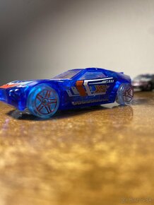 Hot wheels autá - 9