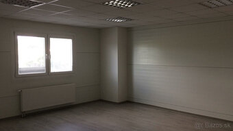 Prenájom modernej výrobno skladovej haly o ploche 1346m² v o - 9