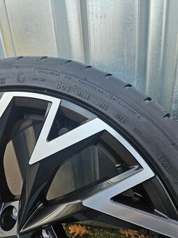 Letní alu kola Helix 19" Škoda Superb 235/40 R19 - 9