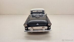 1:18 CHEVROLET THUNDERBIRD - 9