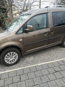 Caddy 1,6Tdi 75kw,r.v.5,2011,naj.183 000km - 9