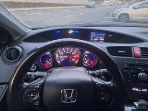 Honda Civic 1.8 VTec Automat - 9