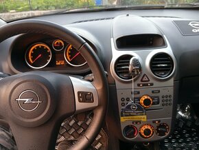 Opel Corsa 1,2 rok výroby 2014 - 9