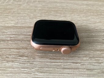 Apple Watch SE 2020 40mm - 9