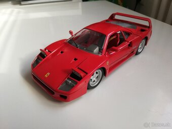 1:18 FERRARI F40 vyklapacie svetla - 9