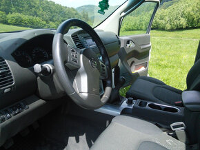 Nissan Navara DoubleCab 2.5 dCi LE Long, kúpené v SK, úplná - 9