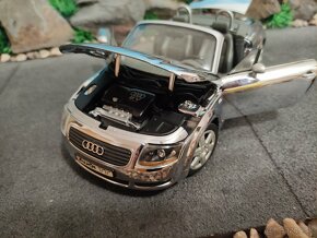 Prodám model 1:18 Audi TT softtop - 9