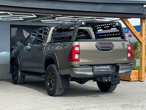 Toyota Hilux DC 2.8 I D-4D Invincible Sport 4x4 A/T - 9