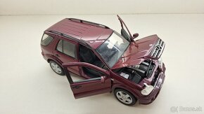 1:18 MERCEDES-BENZ ML 55 AMG - 9