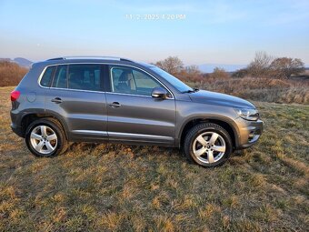 VW Tiguan 4x4 2.0TDi 103kW AT-7 DSG, Panorama strecha - 9